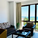 Royal - Modern & Private In Center Sunny Aparthotel Sunny Beach