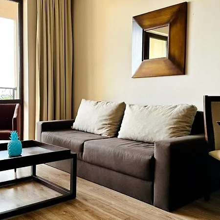 Royal - Modern & Private In Center Sunny 아파트호텔 *