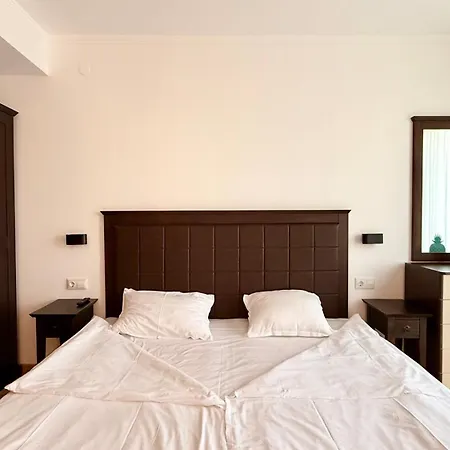 Royal - Modern & Private In Center Sunny 4*