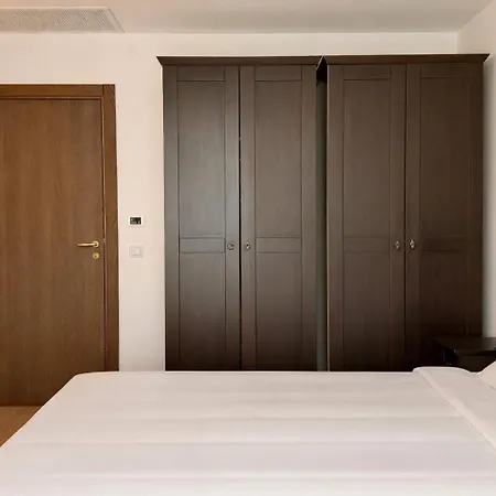 Royal - Modern & Private In Center Sunny 4* Slăntjev Brjag