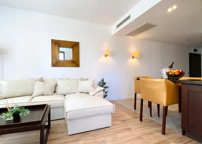 Aparthotel Royal - Modern & Private In Center Sunny