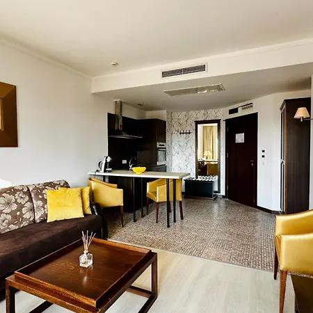 Apartahotel Royal - Modern & Private In Center Sunny
