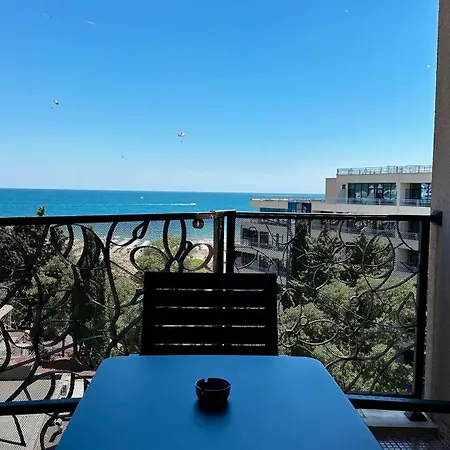 公寓式酒店 Royal - Modern & Private In Center Sunny 阳光海滩
