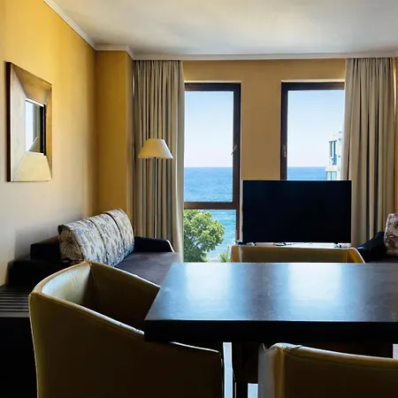 Apartahotel Royal - Modern & Private In Center Sunny 4*