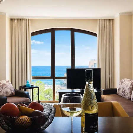Royal - Modern & Private In Center Sunny Aparthotel 4*
