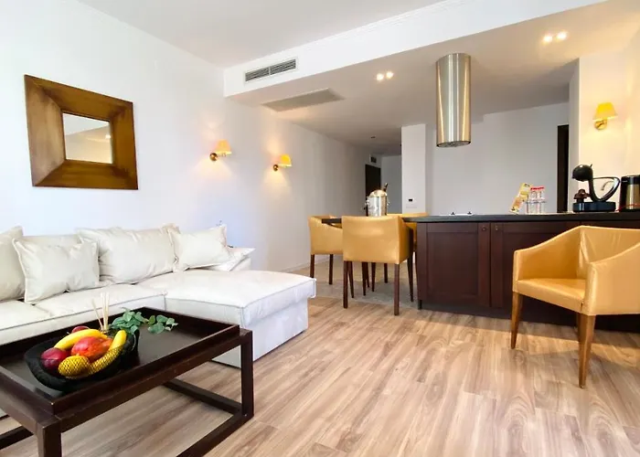 Royal - Modern & Private In Center Sunny 4* Sluneční pobřeží