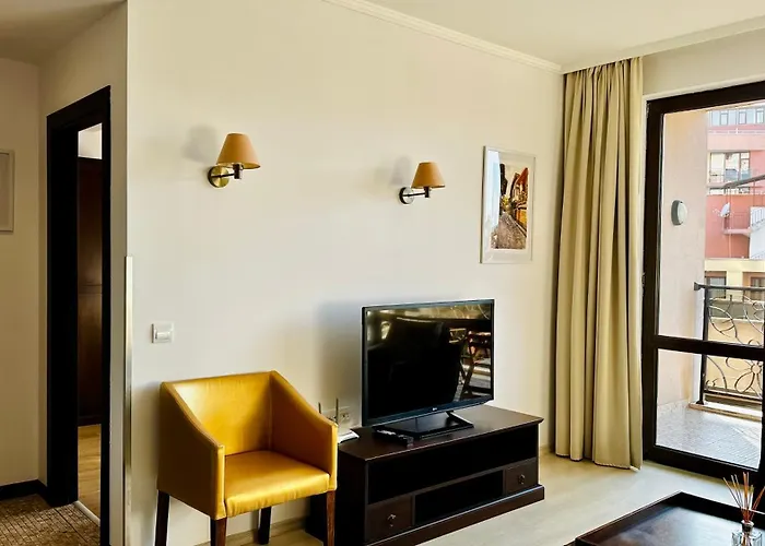 Appart hôtel Royal - Modern & Private In Center Sunny Slantchev Briag