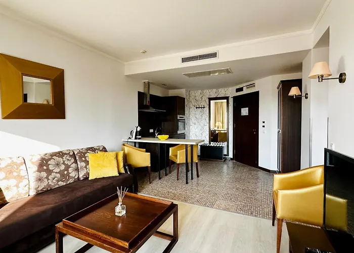 Appart hôtel Royal - Modern & Private In Center Sunny