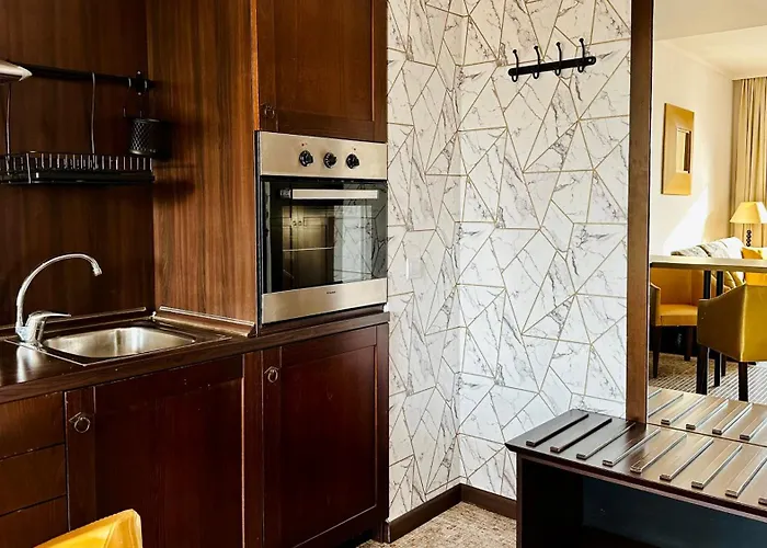 Royal - Modern & Private In Center Sunny Appart hôtel Slantchev Briag
