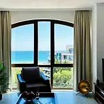 公寓式酒店 Royal - Modern & Private In Center Sunny 4*