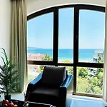 公寓式酒店 Royal - Modern & Private In Center Sunny 阳光海滩