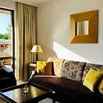 Royal - Modern & Private In Center Sunny 公寓式酒店