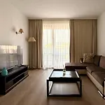 Royal - Modern & Private In Center Sunny 公寓式酒店 阳光海滩