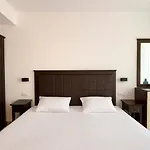 Aparthotel Royal - Modern & Private In Center Sunny Slantschew brjag