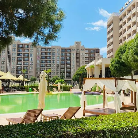 Royal - Modern & Private In Center Sunny 4* Sluneční pobřeží