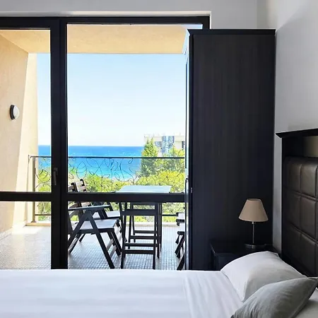 Royal - Modern & Private In Center Sunny Apart-hotel
