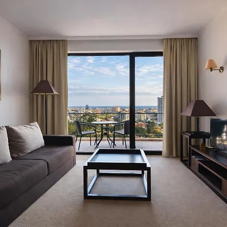 Ξενοδοχείο με διαμερίσματα Royal - Modern & Private In Center Sunny 4*
