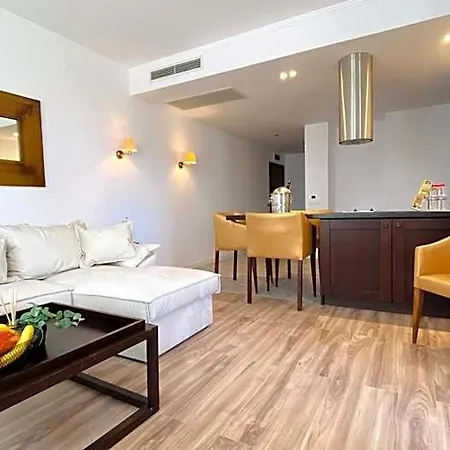 Royal - Modern & Private In Center Sunny Apart Otel Sunny Beach
