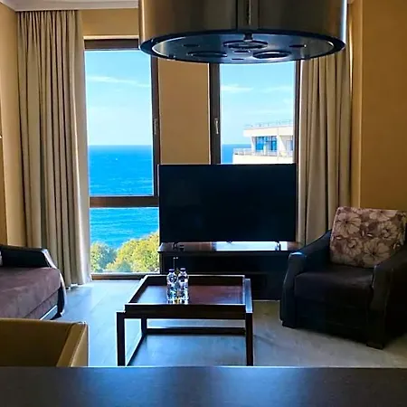 Апартхотел Royal - Modern & Private In Center Sunny 4*