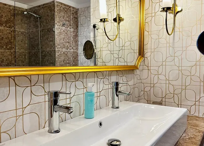 Royal - Modern & Private In Center Sunny 4*