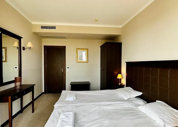 Royal - Modern & Private In Center Sunny Apart-hotel