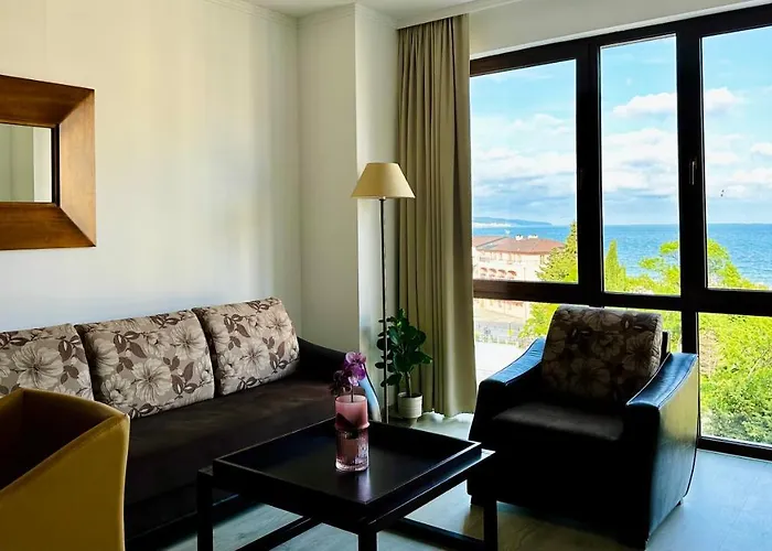 Apart-hotel Royal - Modern & Private In Center Sunny 4*