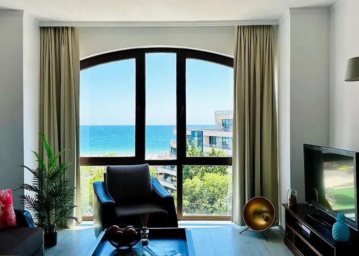 Apartmanhotel Royal - Modern & Private In Center Sunny 4*