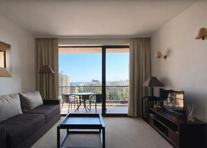 Royal - Modern & Private In Center Sunny Apartmanhotel