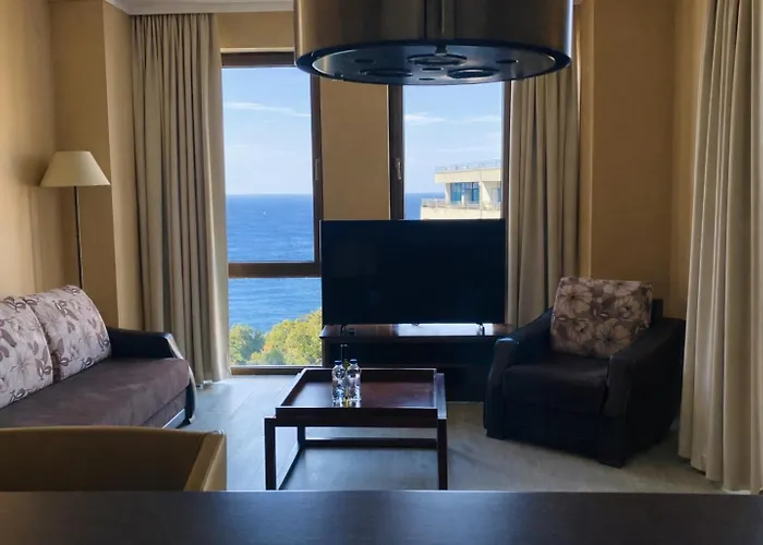 Royal - Modern & Private In Center Sunny Apartmanhotel