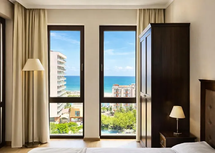 Royal - Modern & Private In Center Sunny Napospart