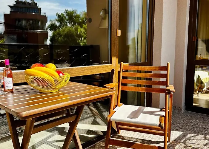 Royal - Modern & Private In Center Sunny Aparthotel