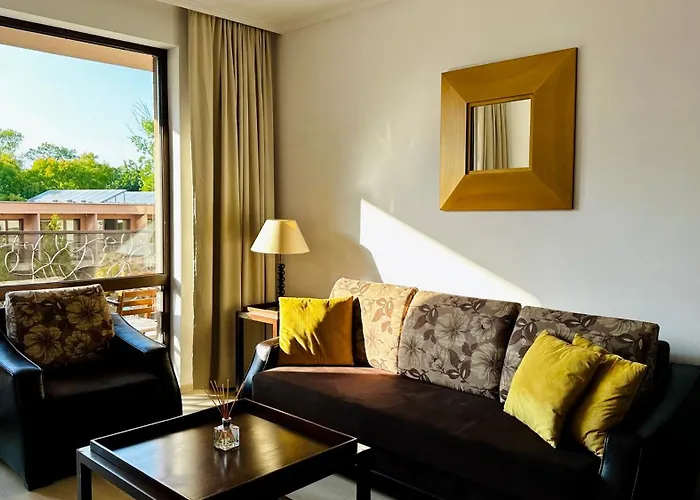 Royal - Modern & Private In Center Sunny Aparthotel