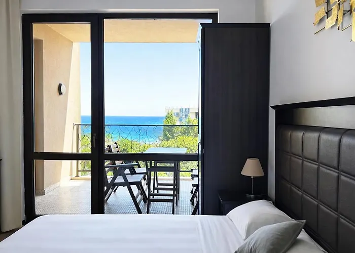 Royal - Modern & Private In Center Sunny Aparthotel